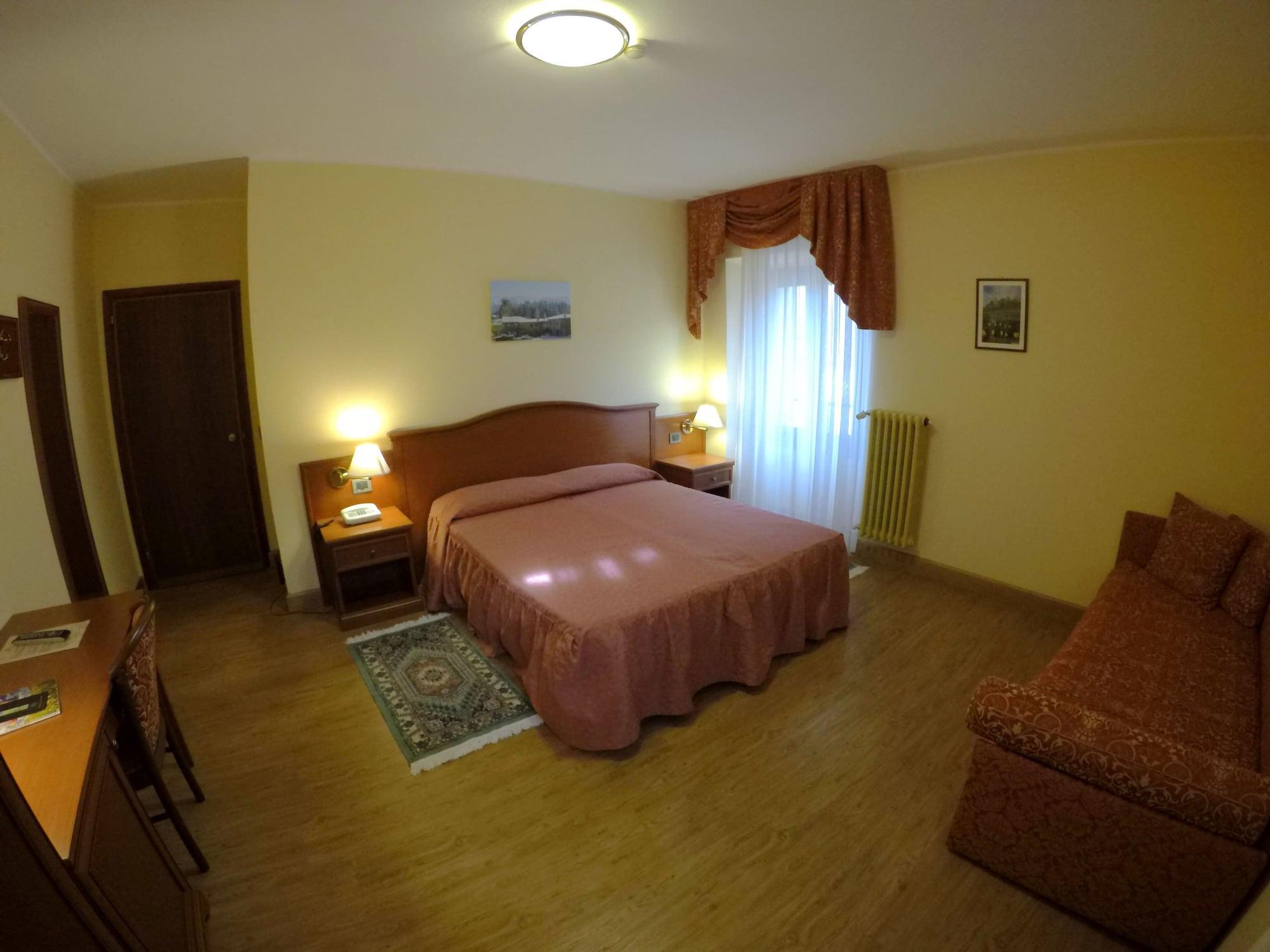 Hotel Ristorante Combolo Teglio Esterno foto