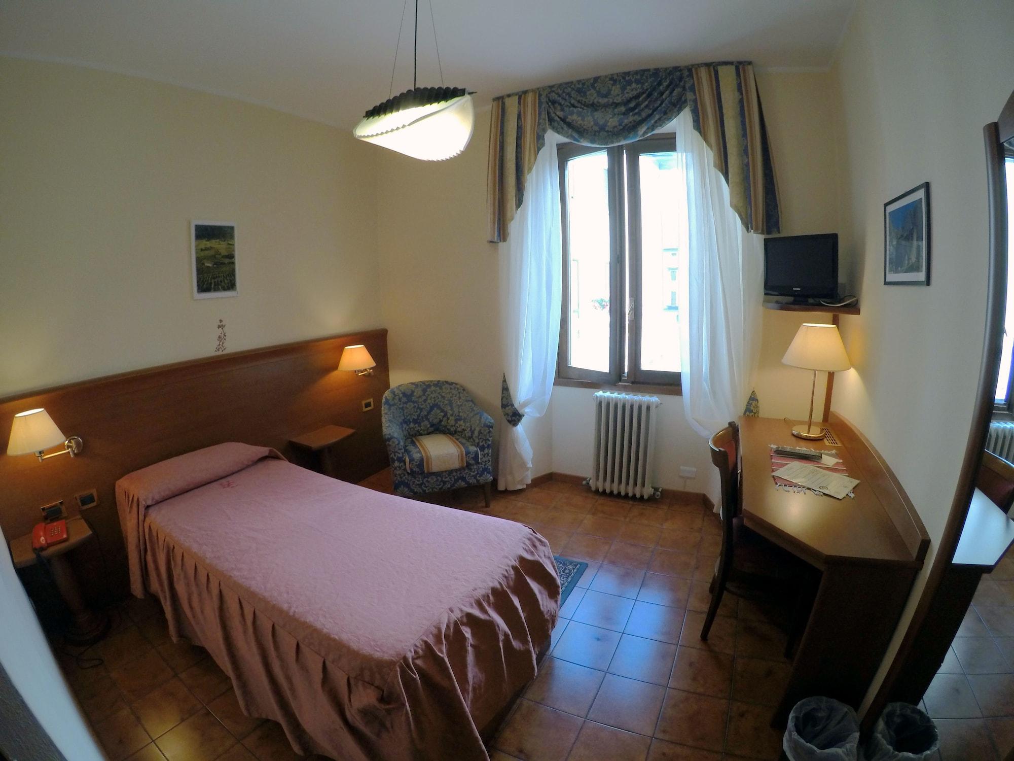 Hotel Ristorante Combolo Teglio Esterno foto
