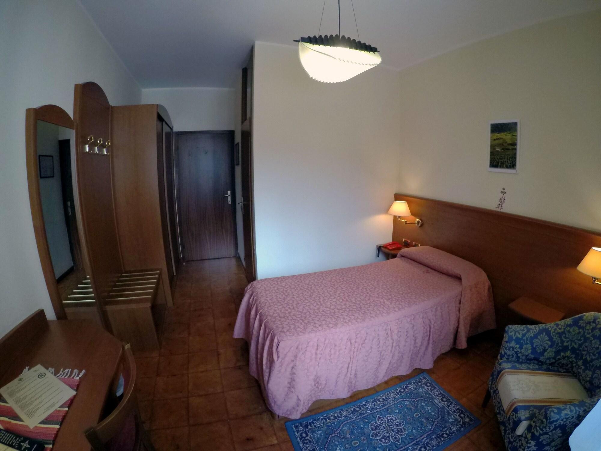 Hotel Ristorante Combolo Teglio Esterno foto