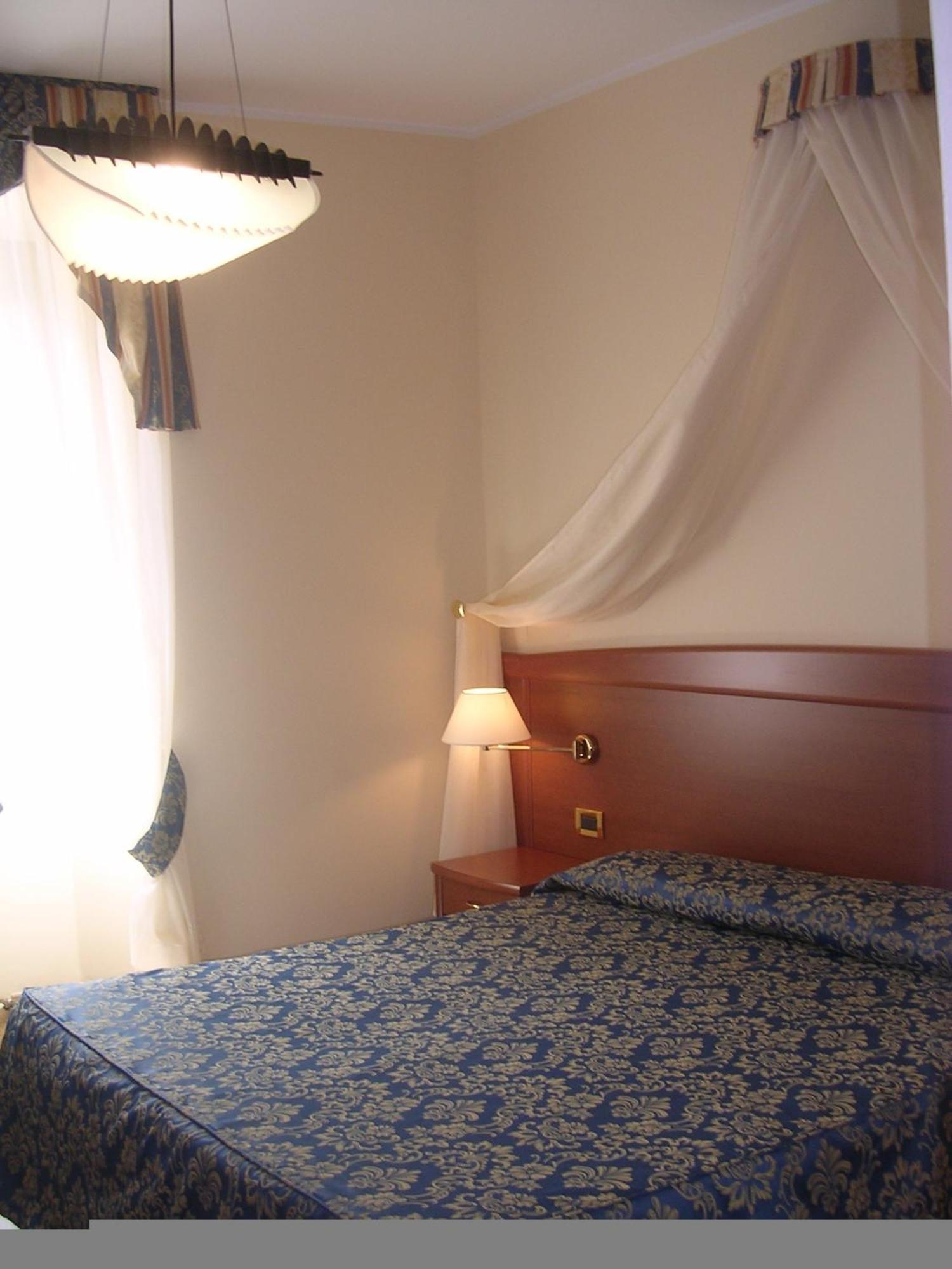 Hotel Ristorante Combolo Teglio Esterno foto