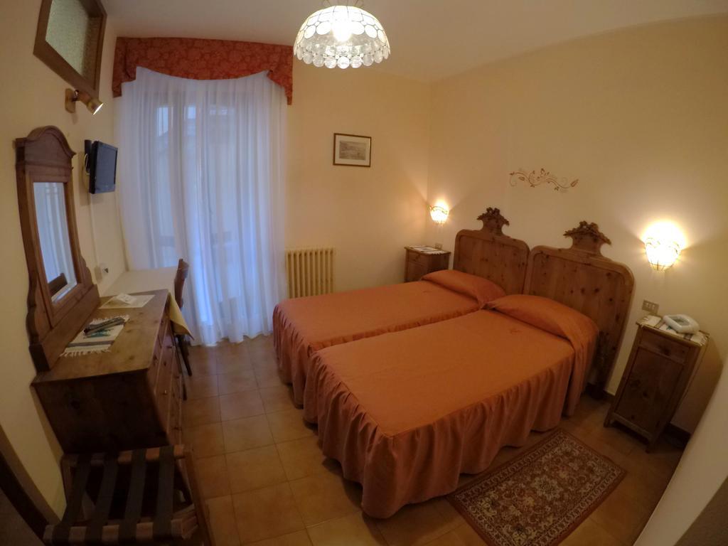 Hotel Ristorante Combolo Teglio Esterno foto