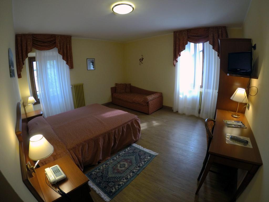 Hotel Ristorante Combolo Teglio Esterno foto