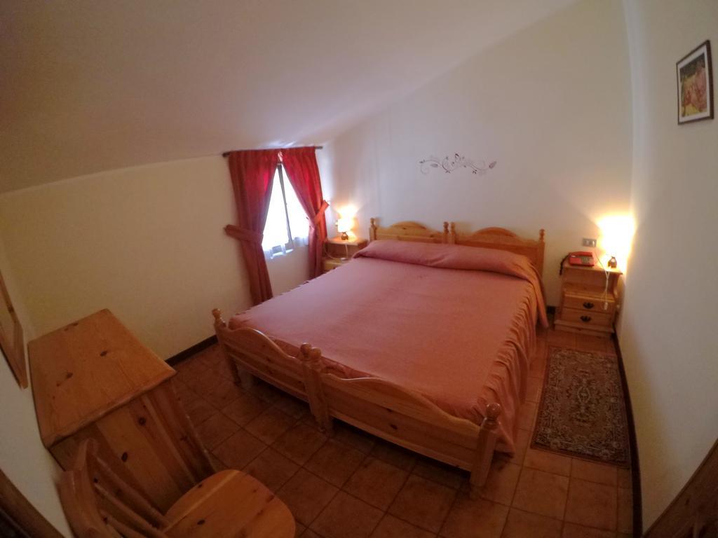 Hotel Ristorante Combolo Teglio Esterno foto