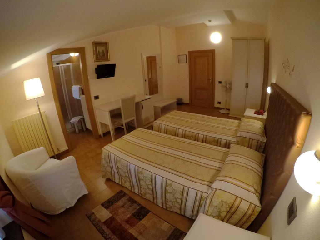 Hotel Ristorante Combolo Teglio Esterno foto