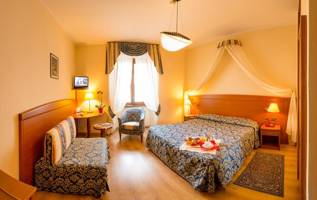 Hotel Ristorante Combolo Teglio Esterno foto