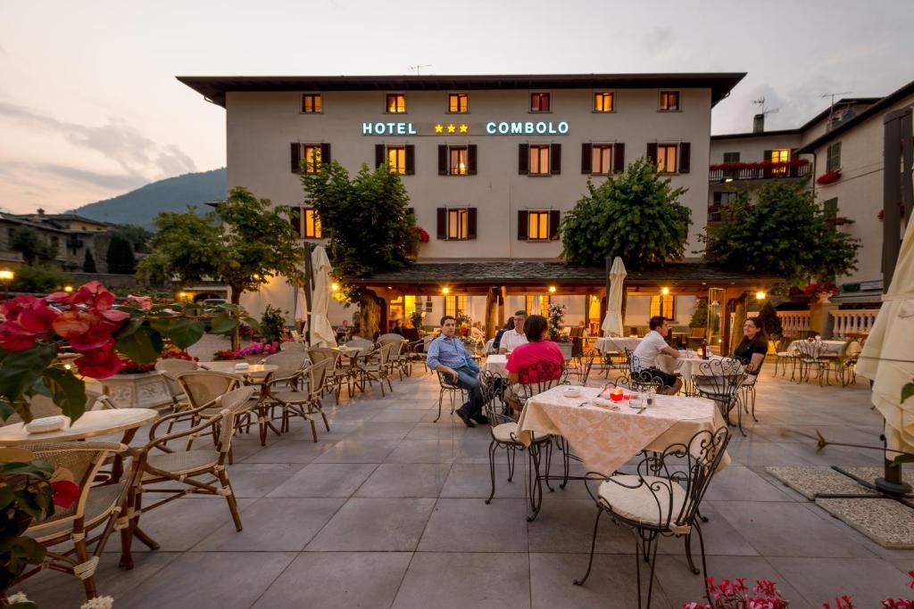 Hotel Ristorante Combolo Teglio Esterno foto