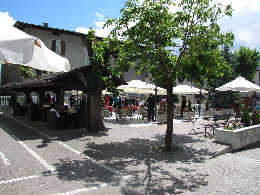 Hotel Ristorante Combolo Teglio Esterno foto