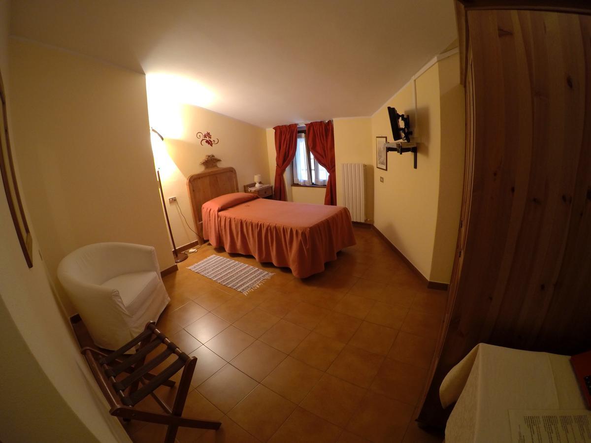Hotel Ristorante Combolo Teglio Esterno foto